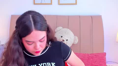 BellaFontana online show from 11.19.25