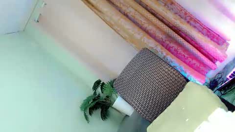 Snapshot of bellafucks1 chatting on 09.30.25 Bella rowt online show from 09.30.25