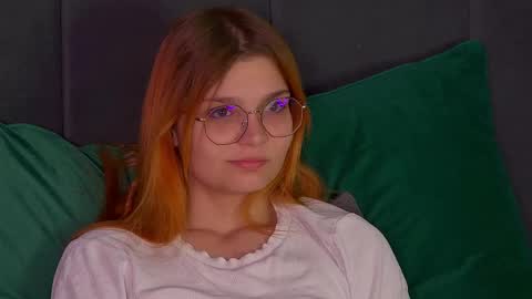 BellaMarebelle online show from 10.18.25