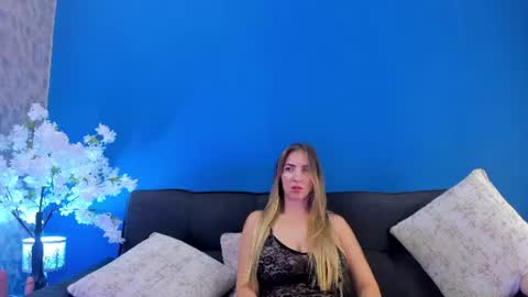 Snapshot of bellamariex chatting on 06.26.26 Bella Marie online show from 06.26.26