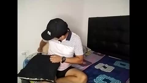 Snapshot of bellami_2508 chatting on 01.20.25 Paola 22 and Andres 24 online show from 01.20.25