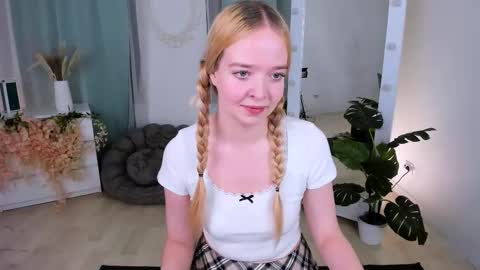 Bella online show from 11.04.25