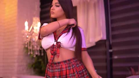 Bella online show from 09.28.25