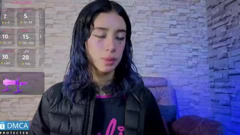 Snapshot of bellaodisea chatting on 10.28.25 online show from 10.28.25