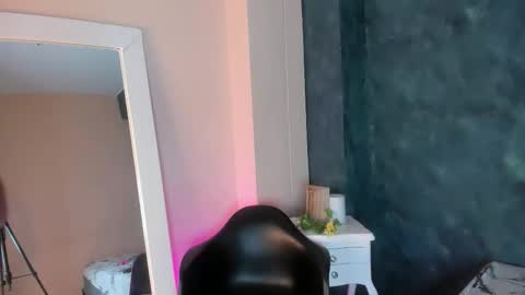 bellarooux online show from 11.10.25