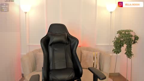 CALL ME BELLA online show from 02.06.25