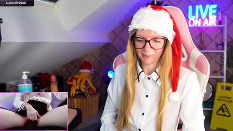 Snapshot of belle_alice chatting on 12.11.24 Alice online show from 12.11.24