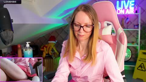 Snapshot of belle_alice chatting on 01.27.25 Alice online show from 01.27.25