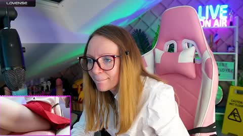 Snapshot of belle_alice chatting on 02.20.25 Alice online show from 02.20.25