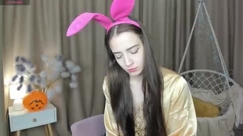 Snapshot of belle_wa1ker chatting on 10.31.25 Belle online show from 10.31.25