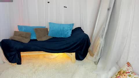 Snapshot of belle_wa1ker chatting on 11.05.25 Belle online show from 11.05.25