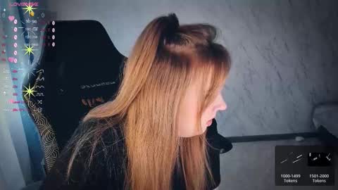 Snapshot of bellezza_ chatting on 10.05.25 Your Annabelle Wolf online show from 10.05.25