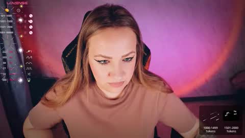 Snapshot of bellezza_ chatting on 10.22.25 Your Annabelle Wolf online show from 10.22.25