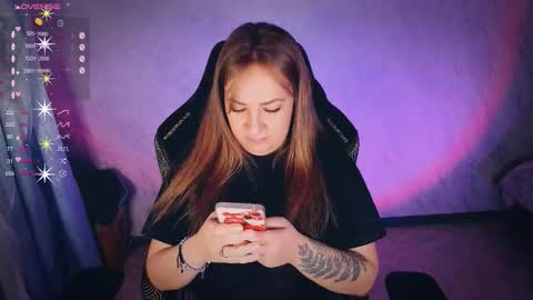 Snapshot of bellezza_ chatting on 10.28.25 Your Annabelle Wolf online show from 10.28.25