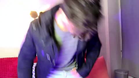 Snapshot of bellmontneon chatting on 09.30.25 Neon online show from 09.30.25