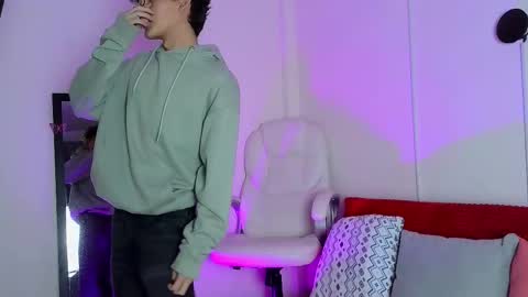 Snapshot of bellmontneon chatting on 10.02.25 Neon online show from 10.02.25