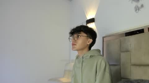 Snapshot of bellmontneon chatting on 10.13.25 Neon online show from 10.13.25