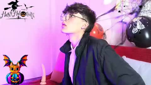 Snapshot of bellmontneon chatting on 10.17.25 Neon online show from 10.17.25