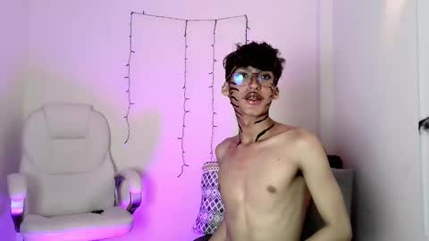 Snapshot of bellmontneon chatting on 10.21.25 Neon online show from 10.21.25