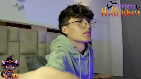 Snapshot of bellmontneon chatting on 10.29.25 Neon online show from 10.29.25