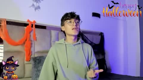 Snapshot of bellmontneon chatting on 10.30.25 Neon online show from 10.30.25