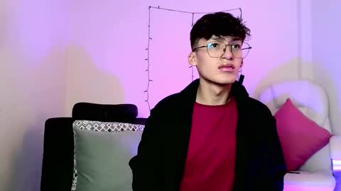 Snapshot of bellmontneon chatting on 11.05.25 Neon online show from 11.05.25