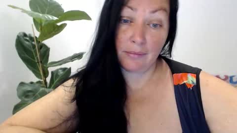 Snapshot of beluckynow chatting on 10.16.25 beluckynow online show from 10.16.25