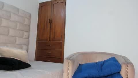    online show from 10.12.25