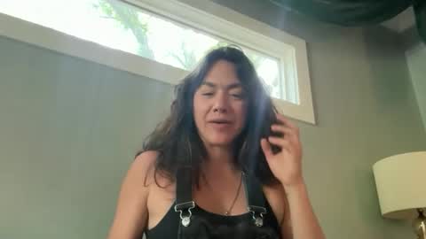 Snapshot of bendlikebecks chatting on 04.29.26 bendlikebecks online show from 04.29.26