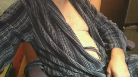 Snapshot of bendrinkin chatting on 09.30.25 bendrinkin online show from 09.30.25