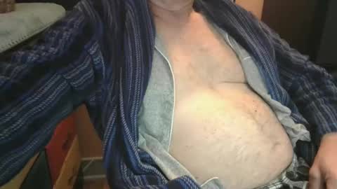 Snapshot of bendrinkin chatting on 10.15.25 bendrinkin online show from 10.15.25