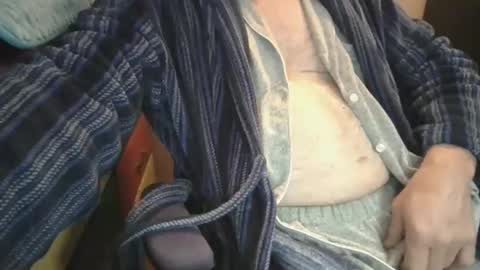 Snapshot of bendrinkin chatting on 10.25.25 bendrinkin online show from 10.25.25