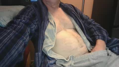 Snapshot of bendrinkin chatting on 10.26.25 bendrinkin online show from 10.26.25