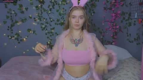 KENDALL  NATHAN online show from 04.21.26