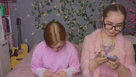 KENDALL  NATHAN online show from 04.22.26