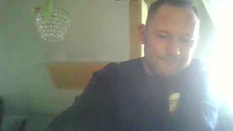 Snapshot of benizio_ chatting on 02.21.25 benizio online show from 02.21.25