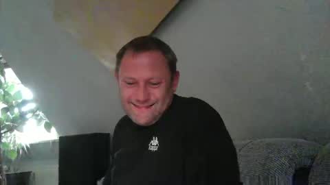 Snapshot of benizio_ chatting on 03.20.26 benizio online show from 03.20.26