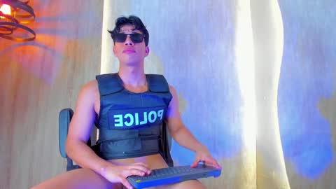 BENJAMIN online show from 01.10.25