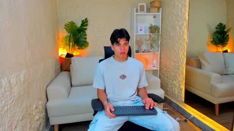 BENJAMIN online show from 01.11.25