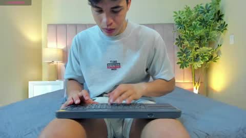 BENJAMIN online show from 01.12.25