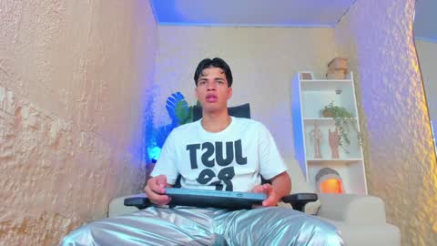 BENJAMIN online show from 01.29.25