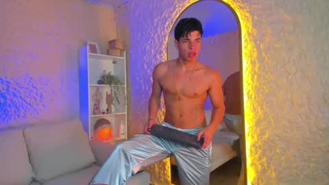 BENJAMIN online show from 01.29.25