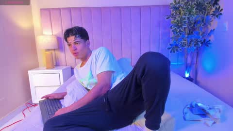 BENJAMIN online show from 02.25.25