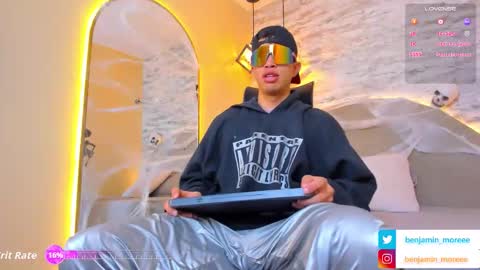 Snapshot of benjamin_more chatting on 10.17.25 BENJAMIN online show from 10.17.25