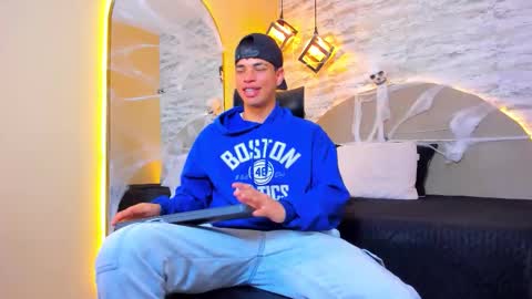 Snapshot of benjamin_more chatting on 10.23.25 BENJAMIN online show from 10.23.25