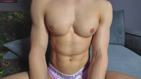 benjaminkarl02 online show from 11.18.25