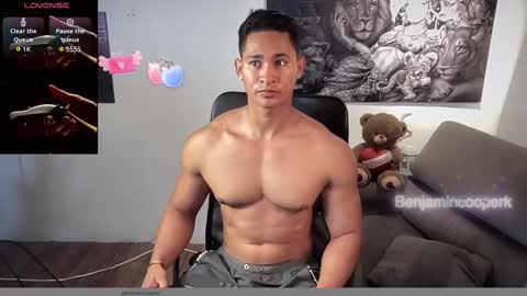 Snapshot of benjamincooperk1 chatting on 10.26.25 benjamincooperk online show from 10.26.25