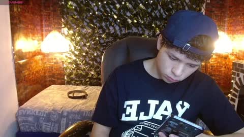 BENJAMIN online show from 01.04.25