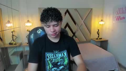 Snapshot of benjamintwink1 chatting on 10.02.25 BENJAMIN online show from 10.02.25