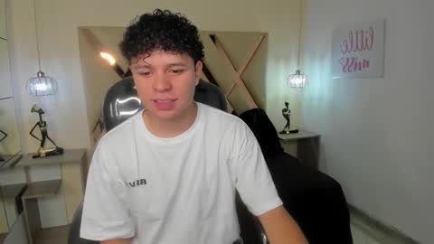 Snapshot of benjamintwink1 chatting on 10.12.25 BENJAMIN online show from 10.12.25